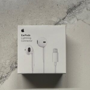 Apple EarPods with Lightning Connector in White